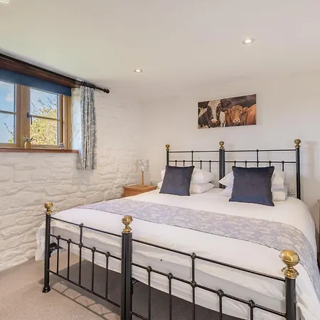 Inglewood, Holiday home