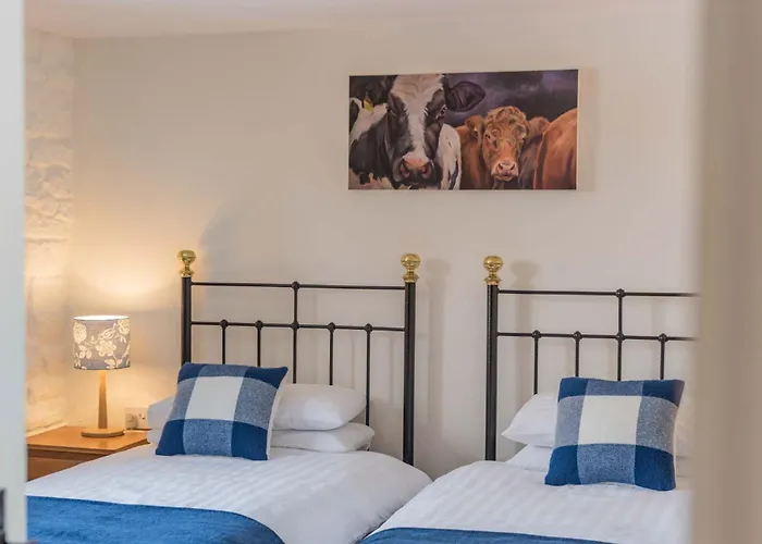 Inglewood, Characterful With Wood Burning Stove In Rural Setting